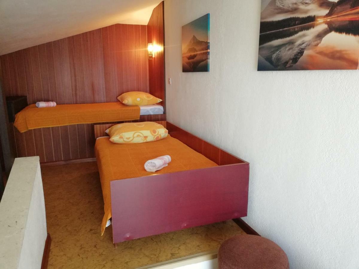 Vacation Home Mirjana Seget Vranjica Exteriör bild