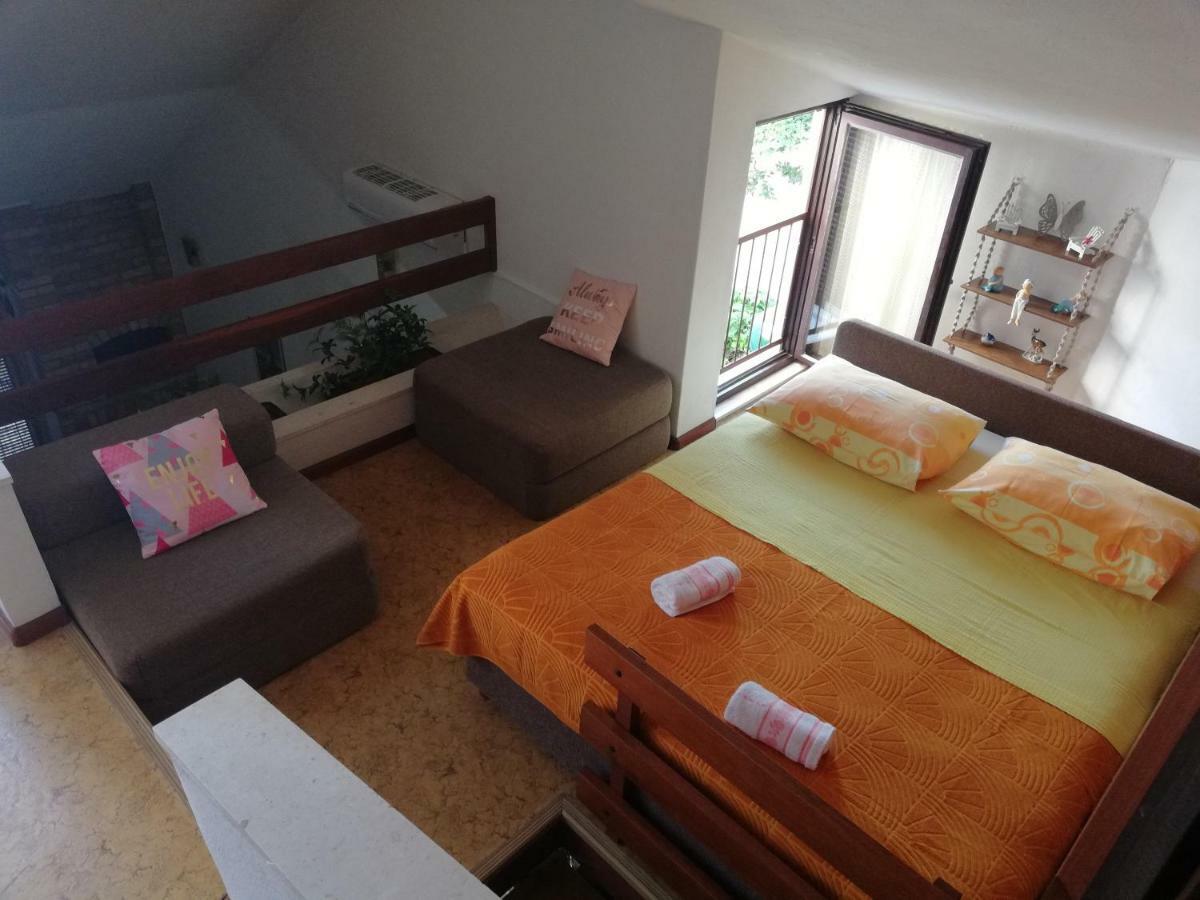 Vacation Home Mirjana Seget Vranjica Exteriör bild